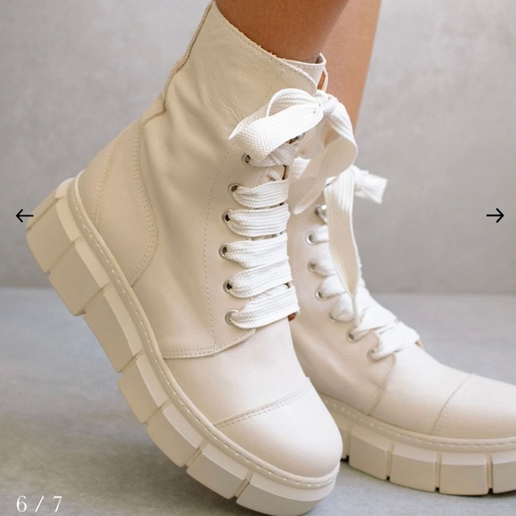 ALOHAS Can Can Boots - Sustainably Made - Picture 3 of 11